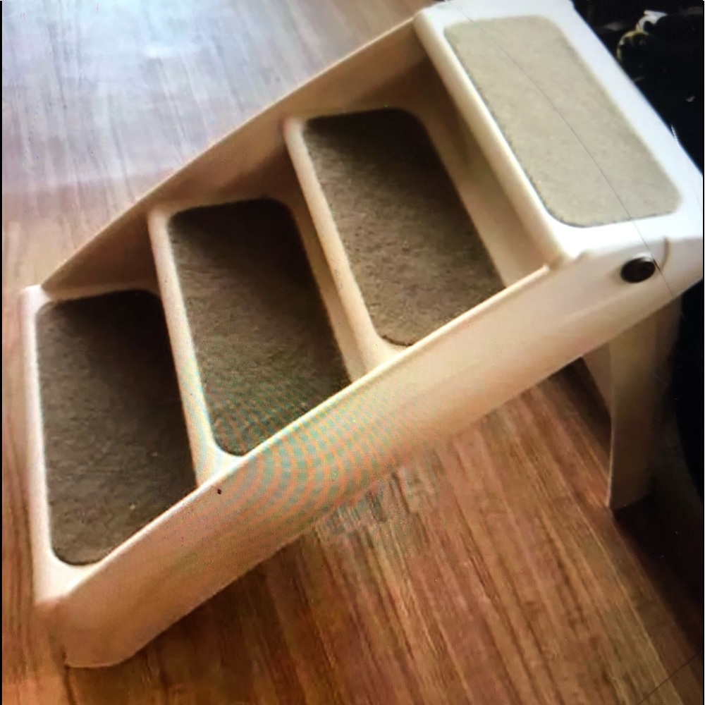 Pet stairs portable